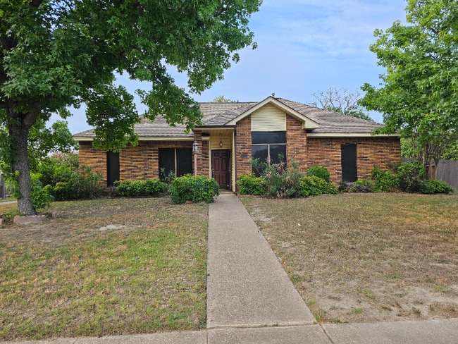 property at 4033 Coronado Dr