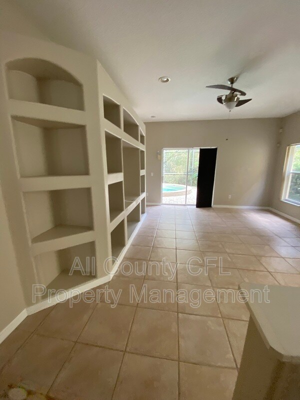 2731 Lakemoor Dr in Orlando, FL - Building Photo - Building Photo
