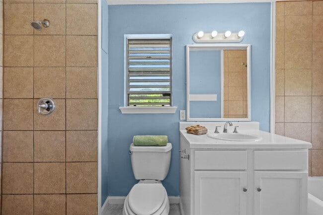 7316 Overton St in Hitchcock, TX - Foto de edificio - Building Photo