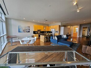 555 E 5th St. in Austin, TX - Building Photo - Building Photo