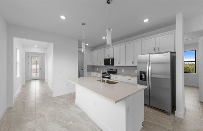 18928 Indian Rock Pl in Lakewood Ranch, FL - Building Photo - Building Photo