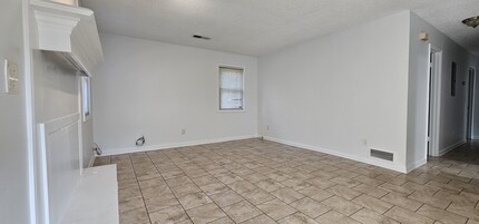 5006 Hawthorne Ct, Unit B - Right in Smyrna, GA - Foto de edificio - Building Photo