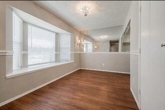 520 Pecan Acres Ct in Arlington, TX - Foto de edificio - Building Photo