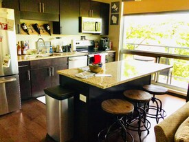 819 E Mifflin St, Unit 316 in Madison, WI - Building Photo