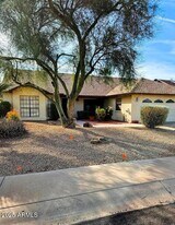 4325 E Greenway Ln in Phoenix, AZ - Building Photo
