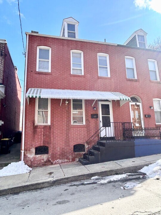 632 Poplar St in Lancaster, PA - Foto de edificio