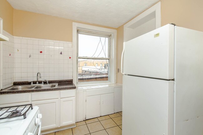 2807 N Kilbourn Ave-Unit -2807-2N in Chicago, IL - Building Photo - Building Photo