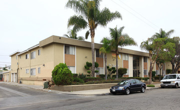 Sunrise Apartments in Hawthorne, CA - Building Photo - Building Photo