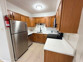 1005-1015 Lincoln St in Hazleton, PA - Building Photo