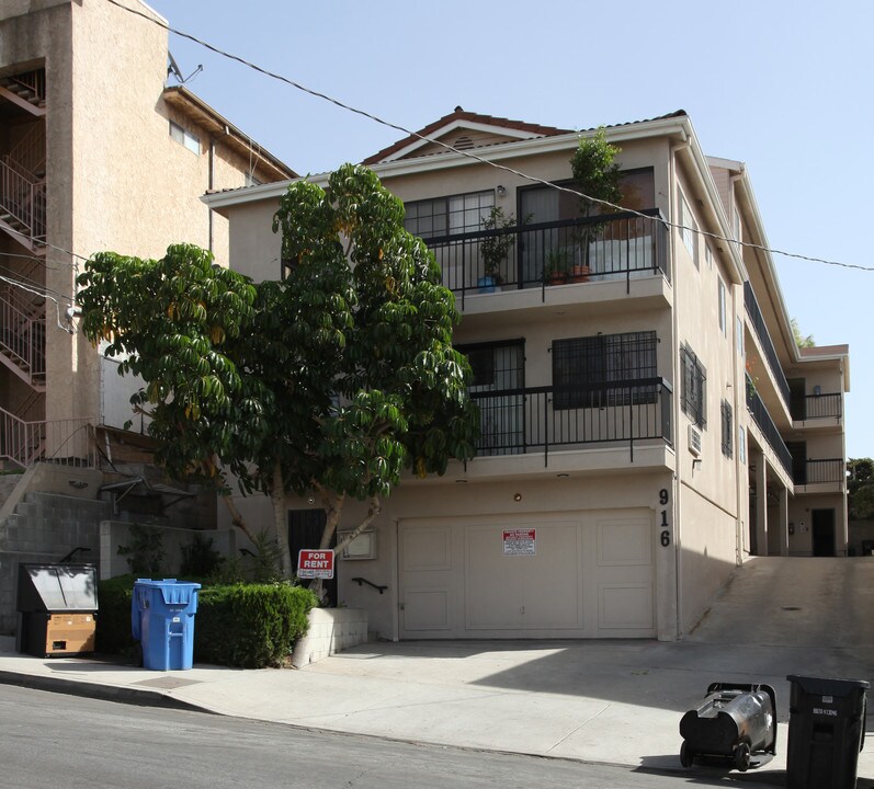 916 Centennial St in Los Angeles, CA - Building Photo