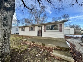 708 Maumee Dr in Kokomo, IN - Building Photo