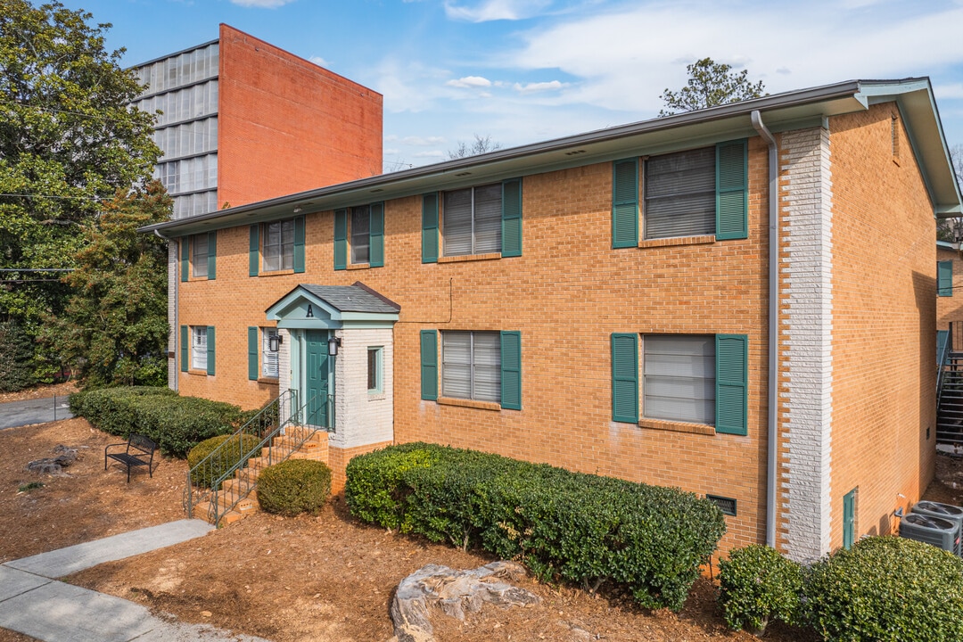 3057 Pharr Court Condos in Atlanta, GA - Foto de edificio