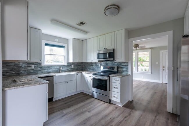 2121 Tishomingo Trail in Austin, TX - Building Photo - Building Photo