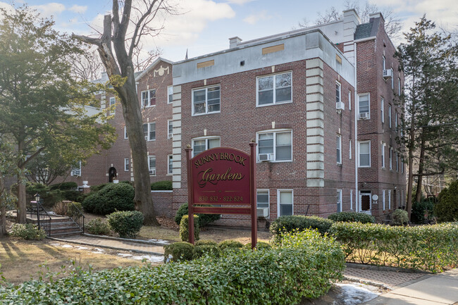 Sunnybrook Gardens Apartments