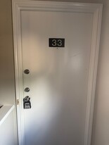 6402 Del Monte Dr in Houston, TX - Building Photo