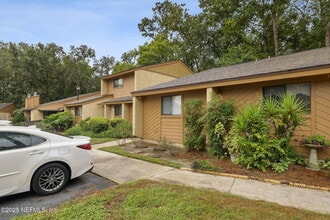 85 Debarry Ave in Orange Park, FL - Foto de edificio - Building Photo