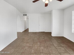 2342 W Danbury Dr in Phoenix, AZ - Building Photo - Building Photo