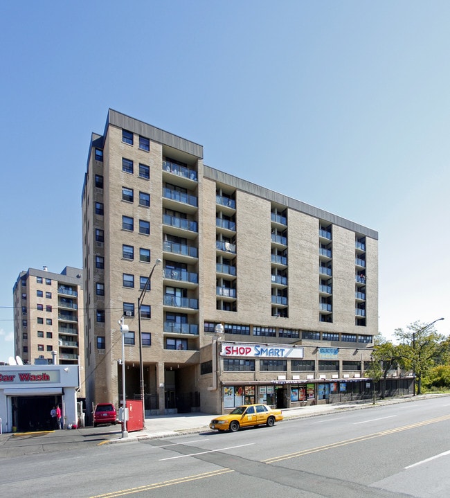 Whitney Young Manor in Yonkers, NY - Building Photo - Building Photo