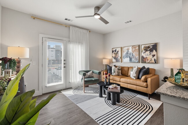 Trinity Estancia in Manchaca, TX - Foto de edificio - Interior Photo