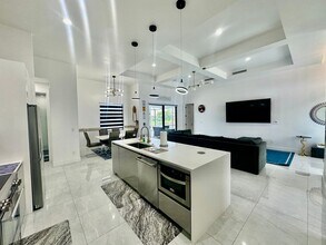 2117 NE 1st Ave in Cape Coral, FL - Building Photo - Building Photo