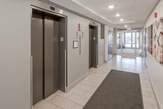 Thornton Place Apartments in Minneapolis, MN - Building Photo - Interior Photo