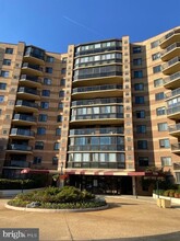 8380 Greensboro Dr in McLean, VA - Building Photo - Building Photo