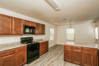 2914 Aspen Mdw in San Antonio, TX - Building Photo - Building Photo