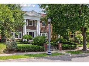 1785 Dupont Ave S in Minneapolis, MN - Building Photo - Building Photo