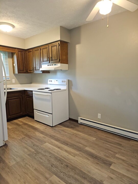 1666 Beechwood Ave NE in North Canton, OH - Building Photo