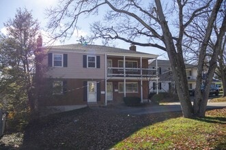 7524 Montgomery Rd, Unit 1A in Cincinnati, OH - Building Photo - Building Photo