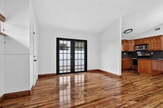 1632 SW 19th Ter in Miami, FL - Building Photo - Building Photo