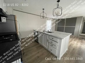 3218 OH-82 in Mantua, OH - Building Photo - Building Photo