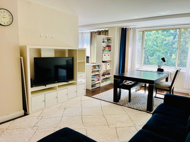 property at 4000 Tunlaw Rd NW
