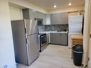 61 W Surrey Dr, Unit Basement Apartment in Castle Rock, CO - Building Photo - Building Photo