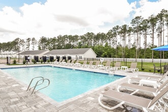 Walker Point in Brunswick, GA - Foto de edificio - Building Photo