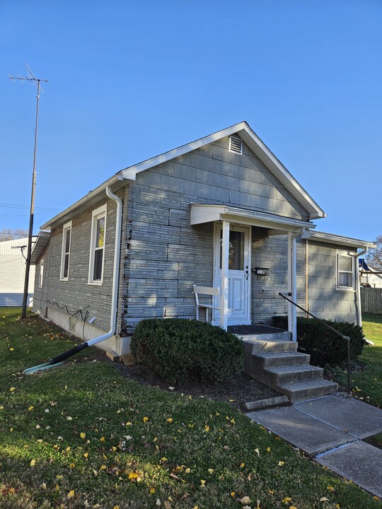 1618 S 14th St in Burlington, IA - Building Photo