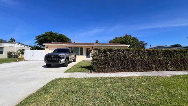 property at 124 Abaco Dr