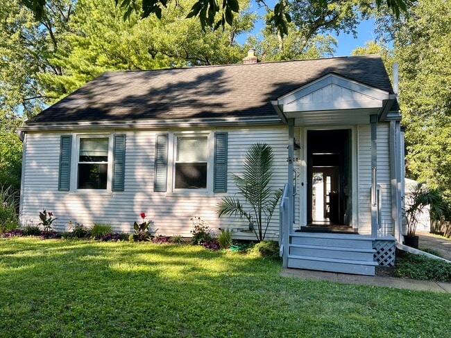 2644 Maplewood Ave