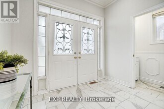 12 Tormina Ct in Markham, ON - Building Photo - Building Photo