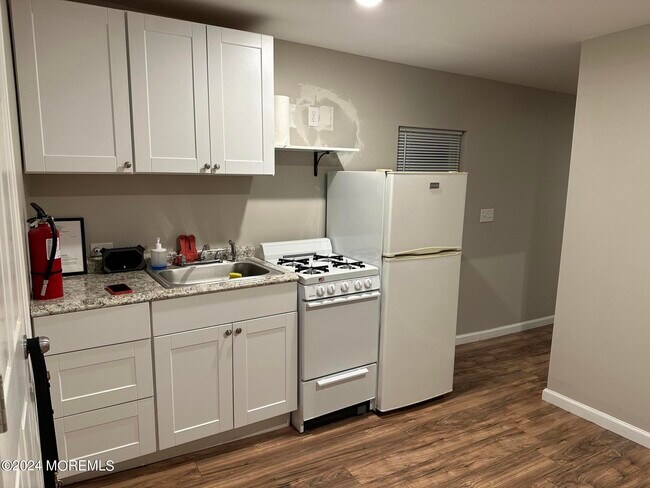 408 16th Ave in Belmar, NJ - Building Photo - Building Photo