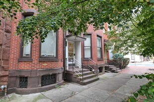 803 N 2nd St in Harrisburg, PA - Building Photo