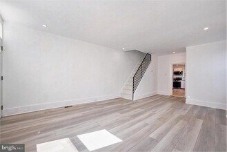 129 E Phil Ellena St in Philadelphia, PA - Building Photo - Building Photo