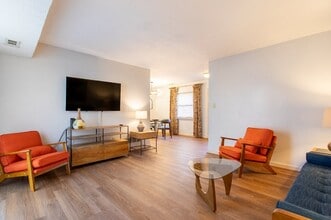 7724 Eagle Valley Pass in Indianapolis, IN - Foto de edificio - Building Photo