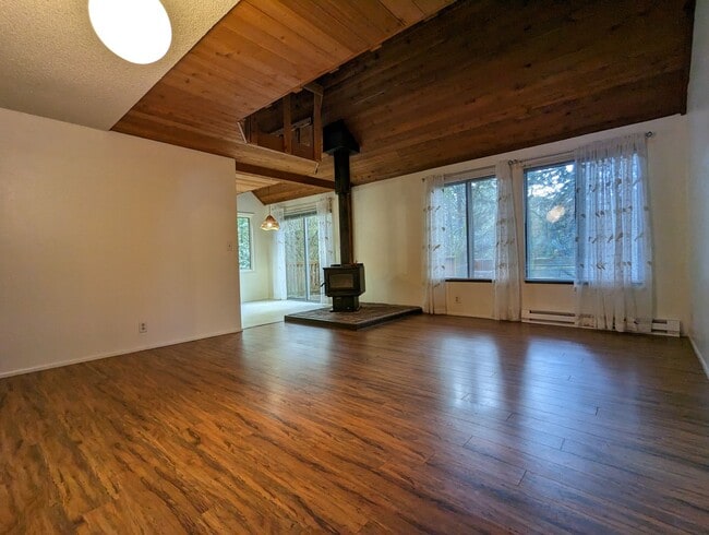 5092 Whiteaker St in Eugene, OR - Building Photo - Building Photo