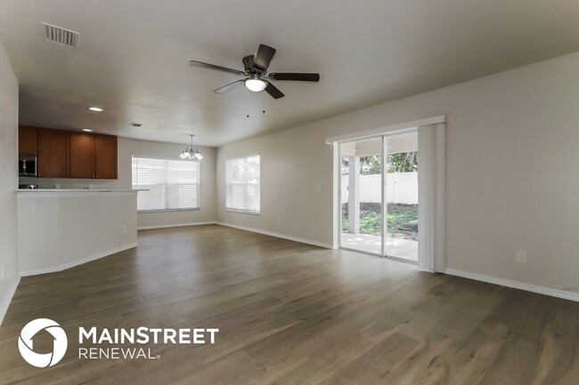 11420 Bay Gardens Loop in Riverview, FL - Foto de edificio - Building Photo