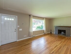 4821 N Greenwood Blvd in Spokane, WA - Foto de edificio - Building Photo