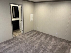 349 Stratford Ct in Dimondale, MI - Building Photo - Building Photo