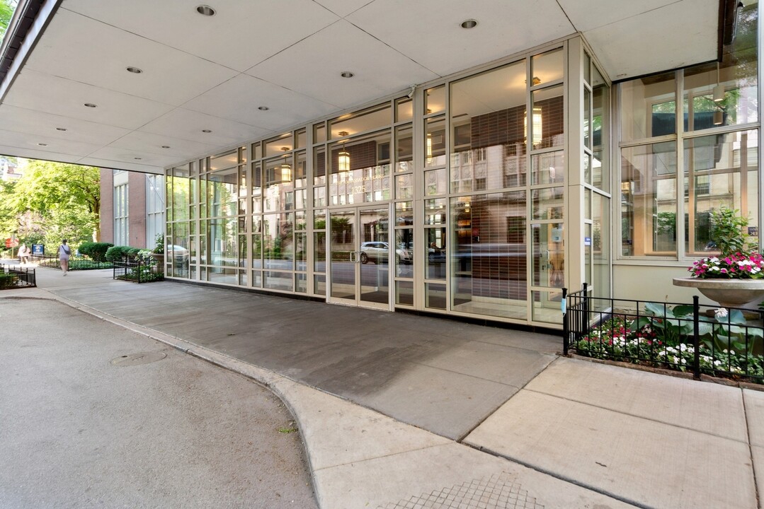 1325 N State Pkwy in Chicago, IL - Building Photo