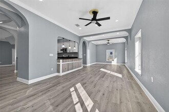 2835 W Shelton Ave in Tampa, FL - Building Photo - Building Photo