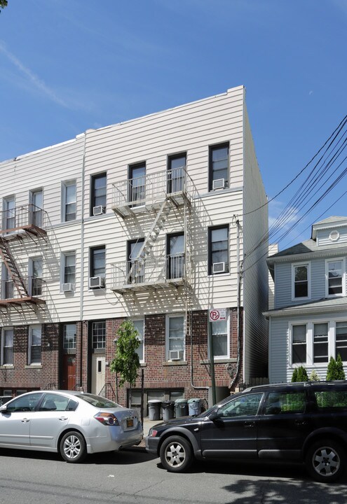 1815 Morris Park in Bronx, NY - Foto de edificio